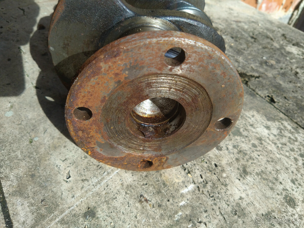 kľukový hriadeľ GAZ 69, Volga 21, UAZ - 3