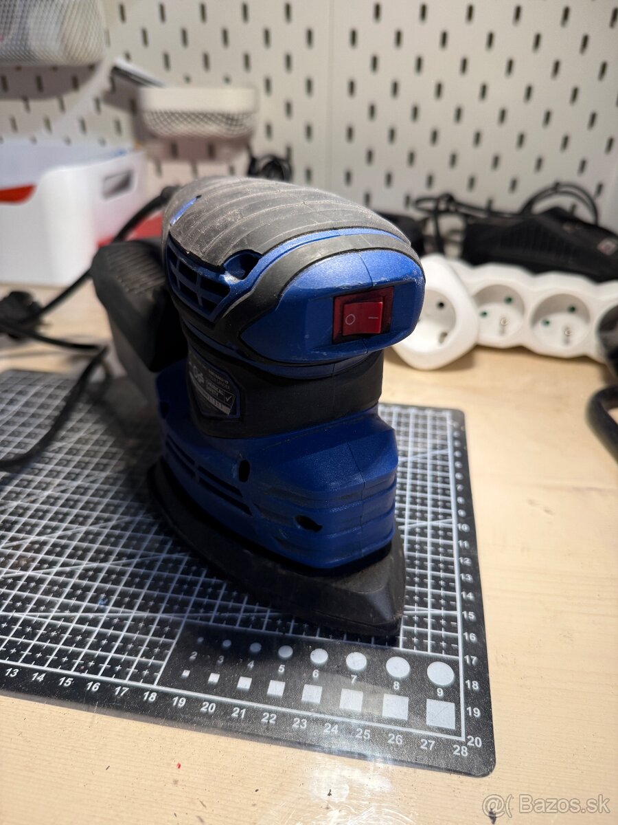 Vibračná brúska VARO 200W – s odsávaním prachu - 3