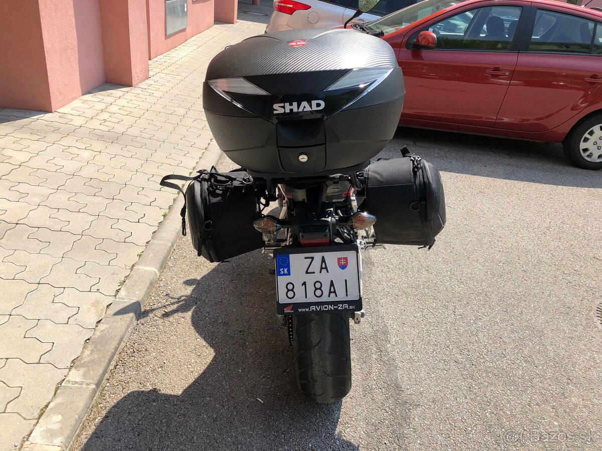 Honda CB 650 FA, ročník 4/2015 - 3