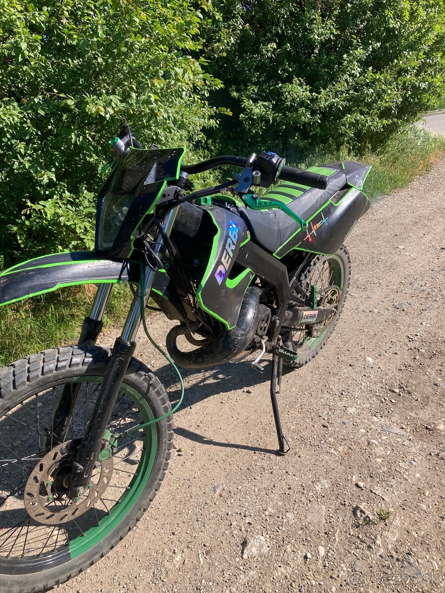 Derbi senda