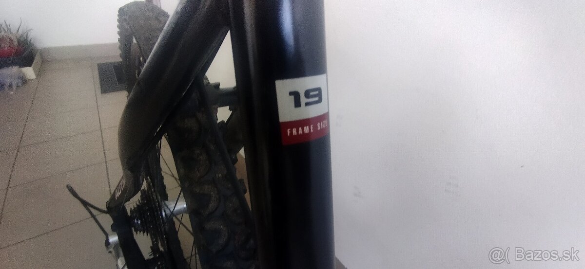 Predám horsky bicykel Author 26" kolesa. Prevod 3x9. Rám 19 - 3