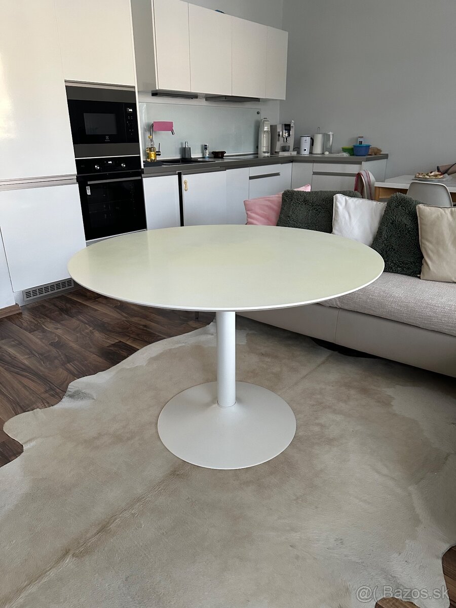 Jedálenský stôl - 3