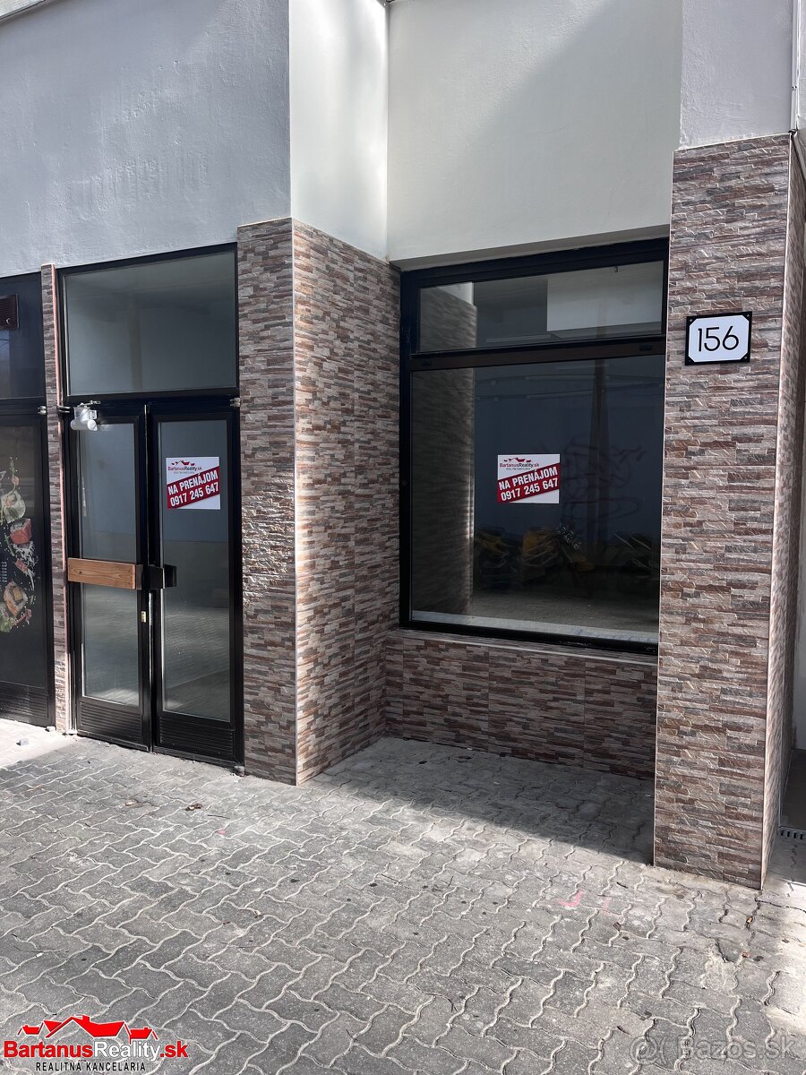 Na prenájom obchodno - kancelársky priestor v Dubnici nad Vá - 3