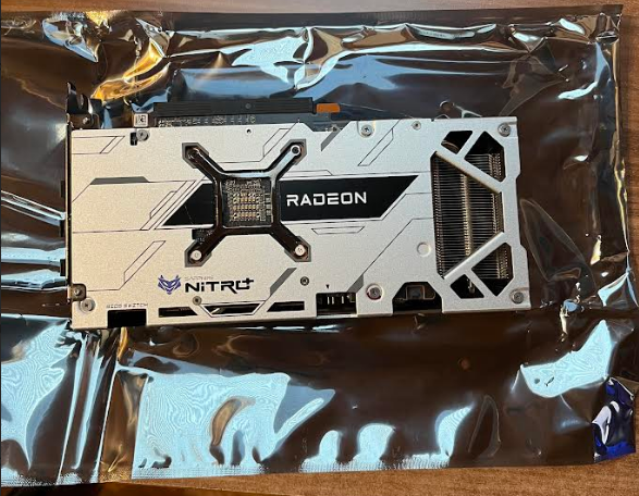 Sapphire Nitro+ Radeon RX 6600 XT - 3