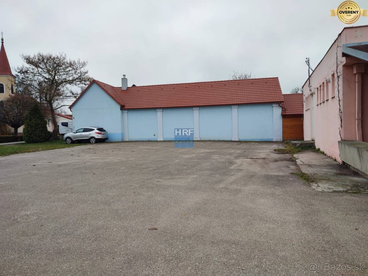 Viacúčelový objekt v centre obce Vrádište - 3