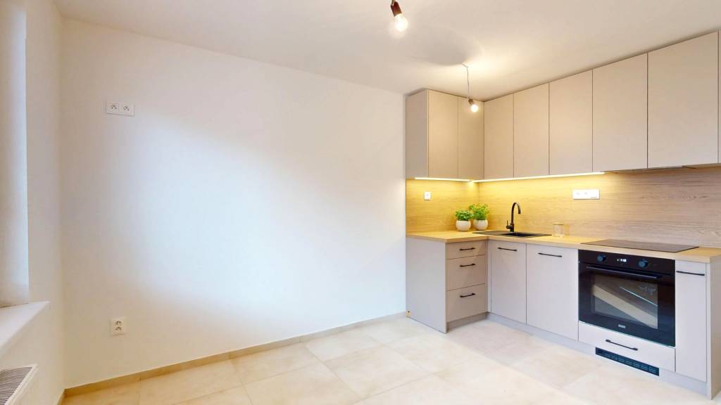 Prenájom - 2 izbový byt po kompletnej rekonštrukcii, Dubnica - 3