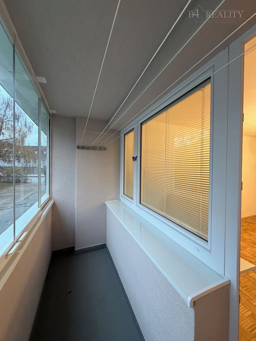 3 izbový tehlový byt, 72 m2 + presklená lodžia a balkón, vla - 3