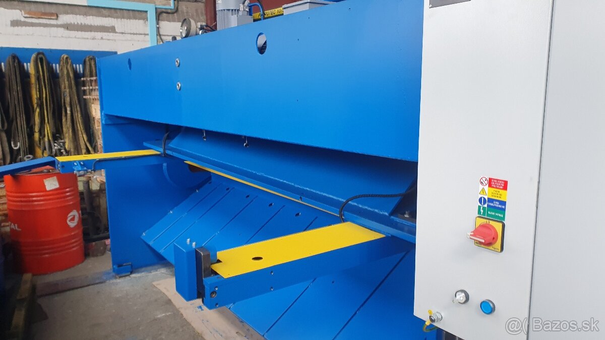 Tabulové hydraulické nůžky CNTA 3150/6,3 - 3