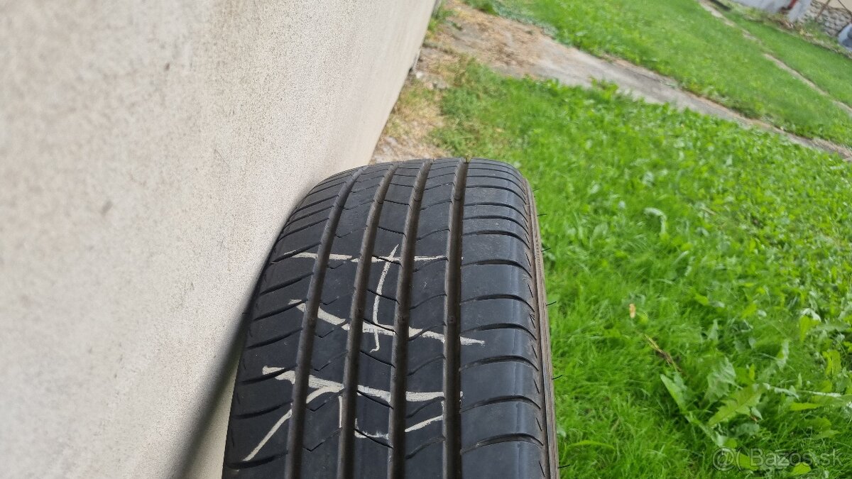 Pneu 215 /55 R 18 - 3