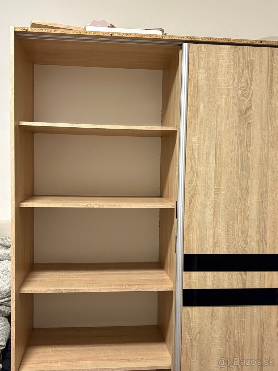 Šatníkova skriňa - 3