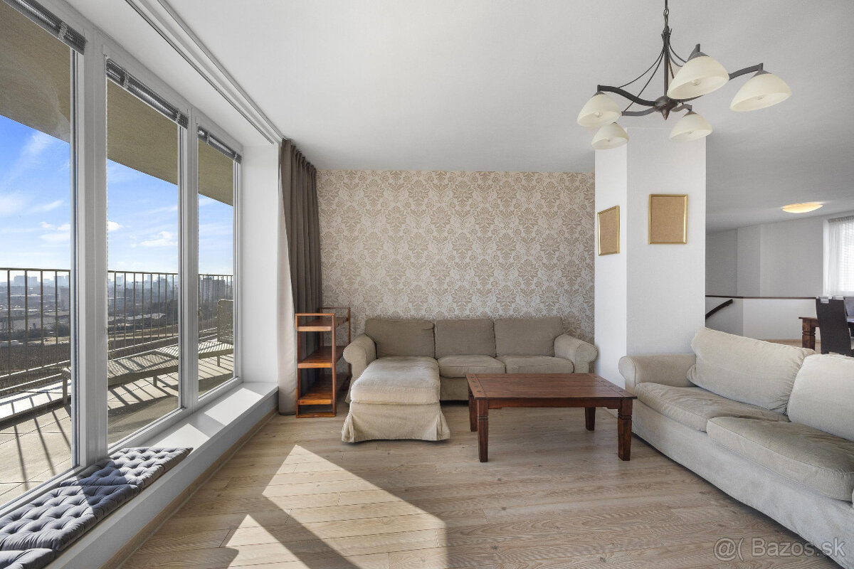 Priestranný mezonet v tichej lokalite s krbom - 3