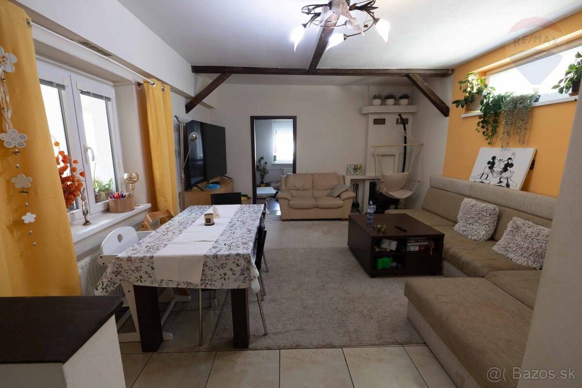 Predaj príjemný zrekonštruovaný 4 izbový vidiecky dom v Rajk - 3