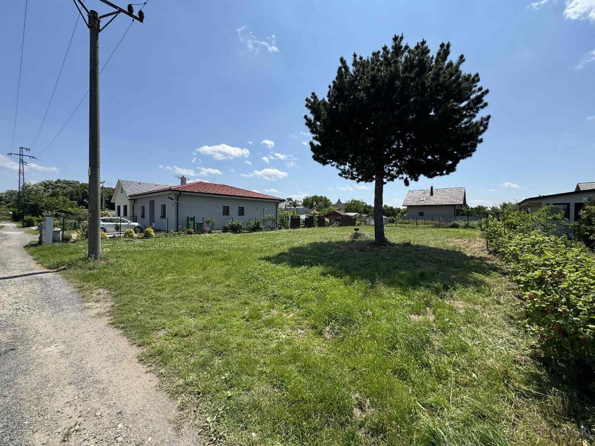 Predám stavebný pozemok neďaleko centra mesta Malacky - 3