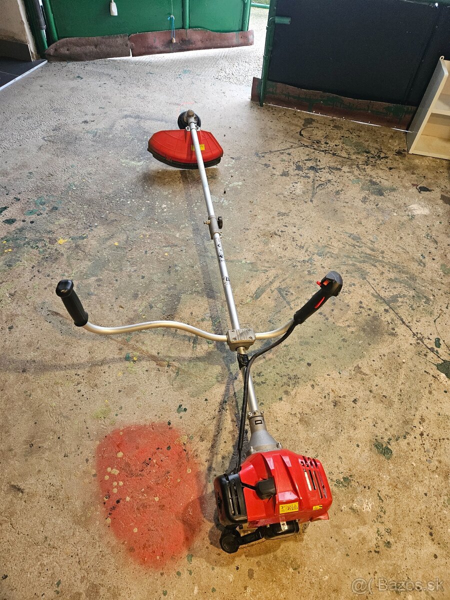 Hecht 142BTS krovinorez - 3