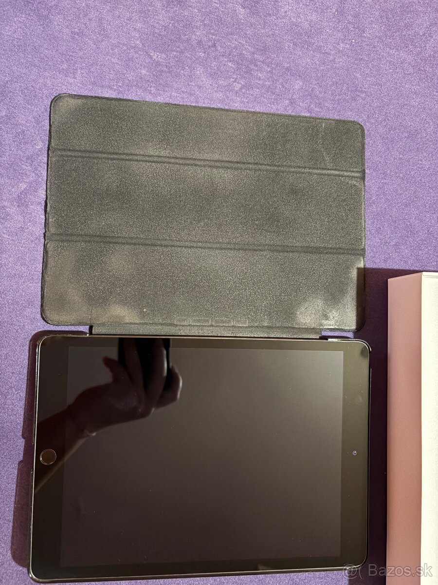 Predám apple iPad 9 gen. 64Gb Wi-Fi space gray - 3