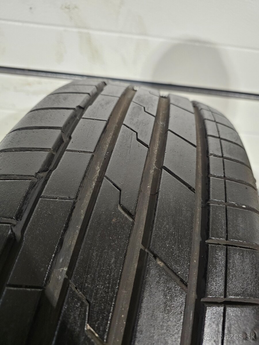 Nejazdené Letné Pneu Hankook 225/45 R19 - 3