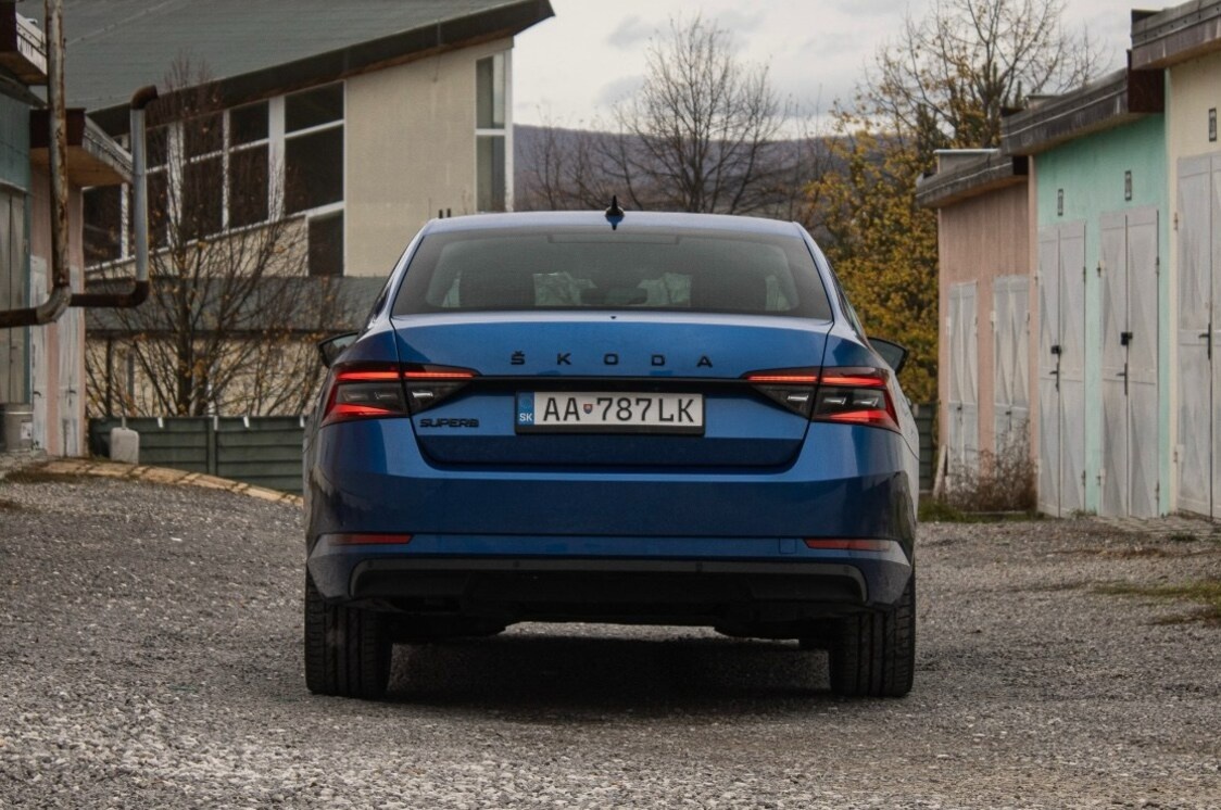 Škoda Superb 2.0 TDI DSG Style - 3