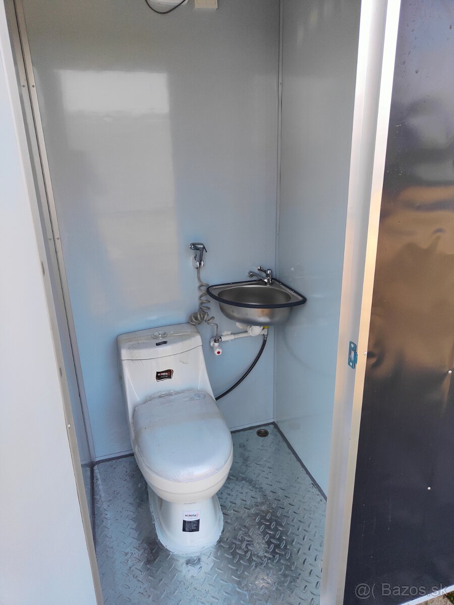 Sanitarny kontajner 8' c. 407 - 3