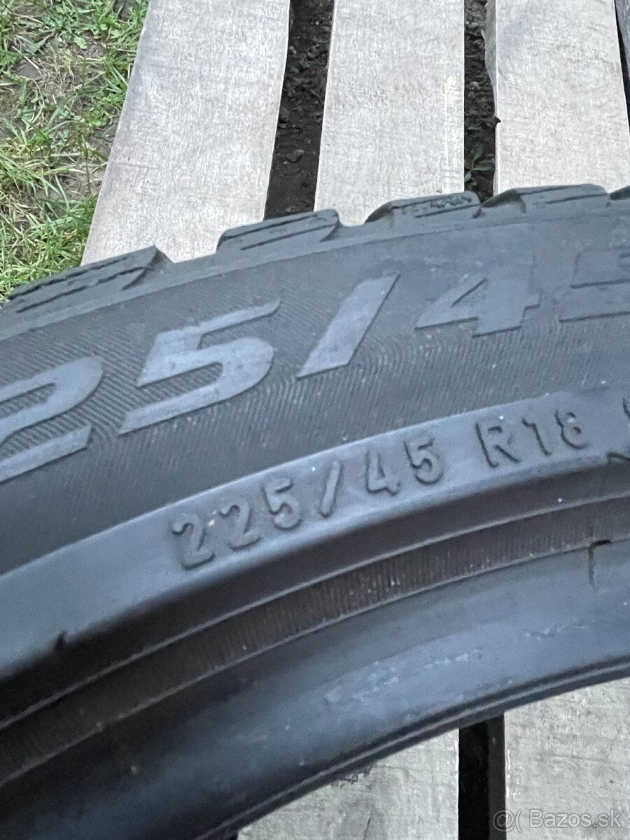 Pirelli 225/45 R18 zimné - 3