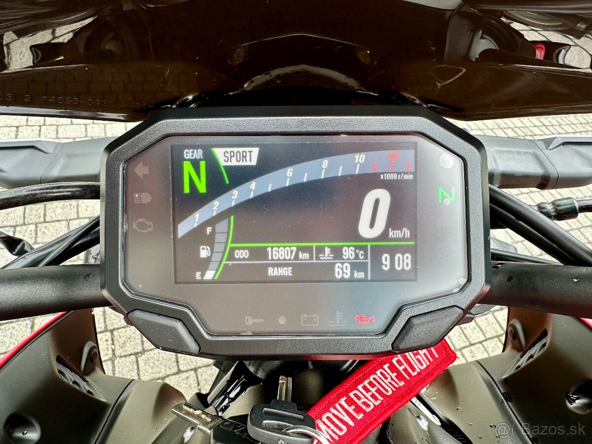 Kawasaki Z900 50th Aniversary - 3