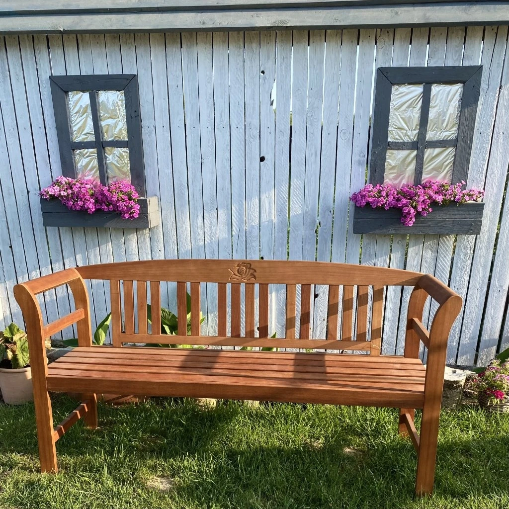 3-miestna drevená lavica s ružou - 3