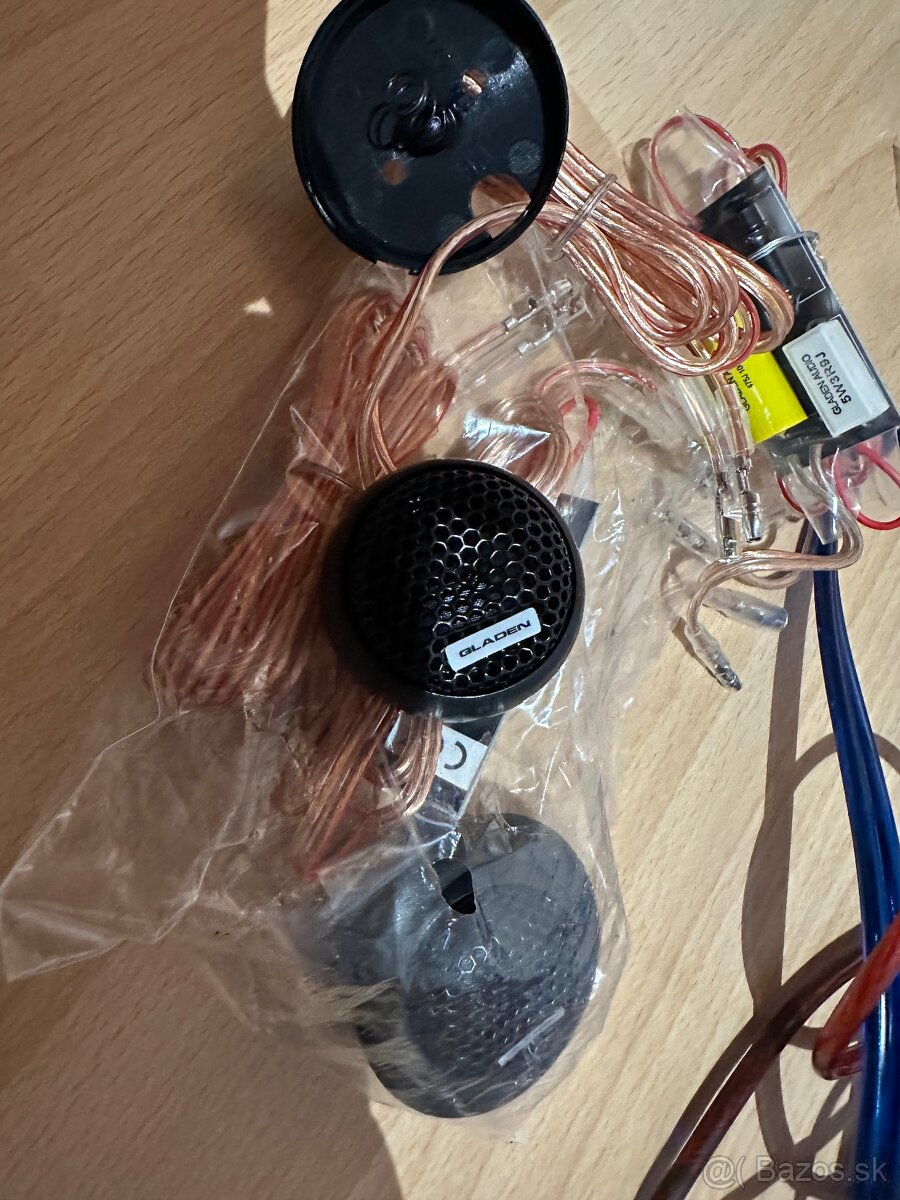 Predám kompletnú sadu audio doplnkov do auta – 15 € - 3