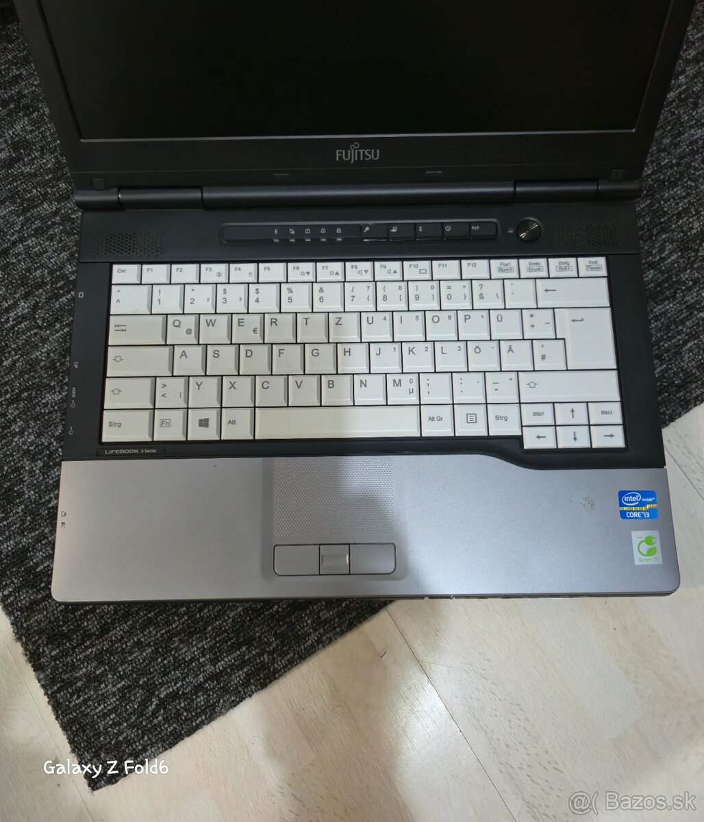 FUJITSU LifeBook S752 - Core i3 / 8 GB RAM / ?-DISK / - 3