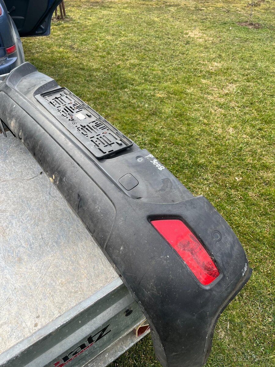 Zadný plastový nárazník.Peugeot3008 - 3
