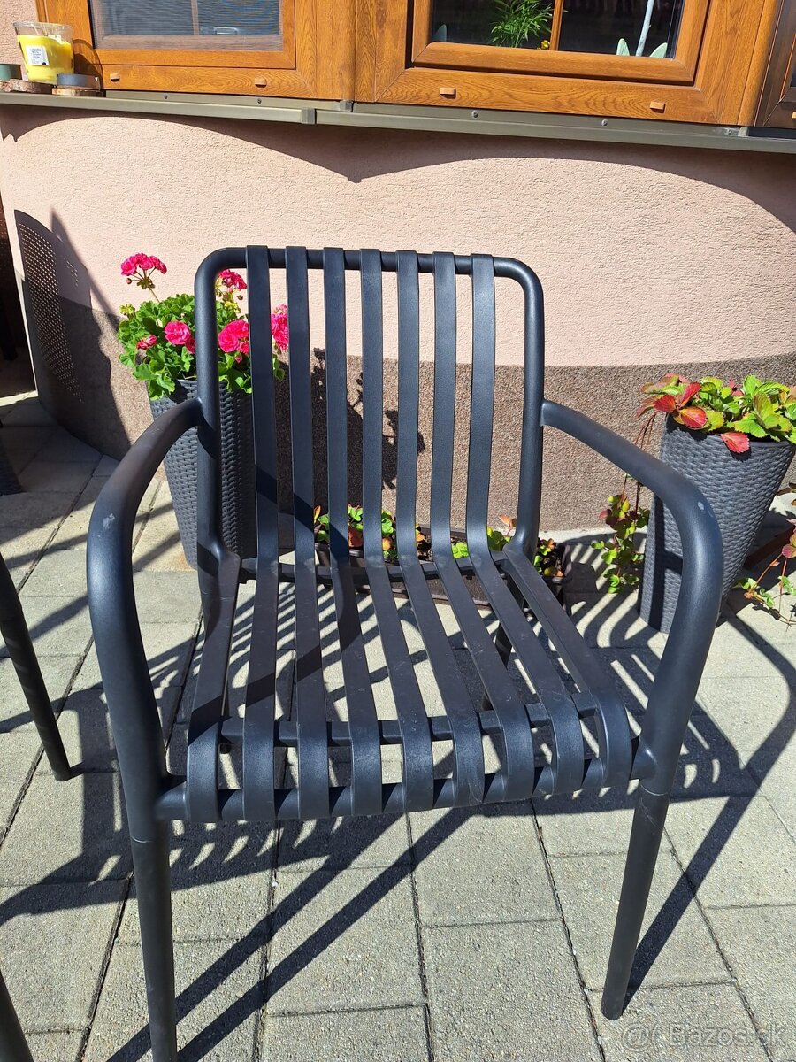 Plastové stoličky - čierne 2 ks - 3