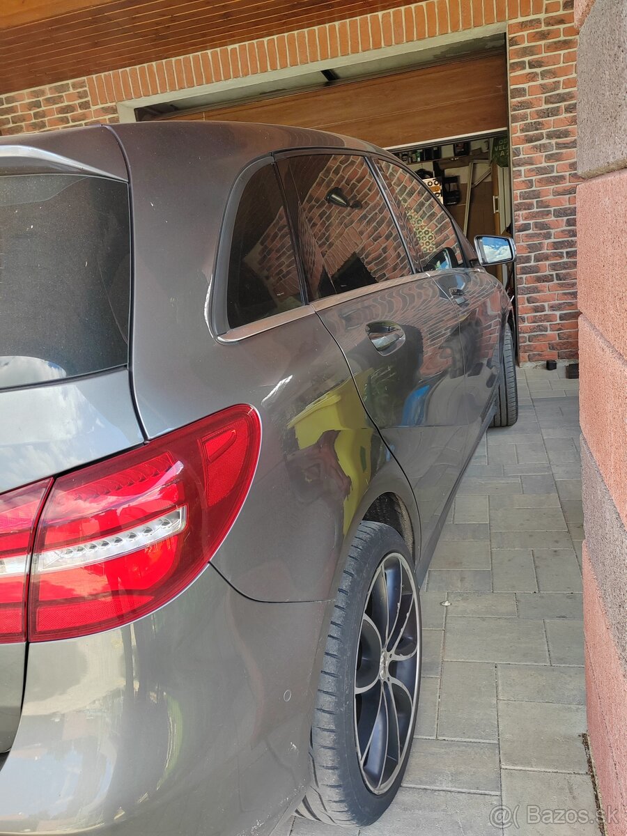 Predám Mercedes B 180D W246 - 3