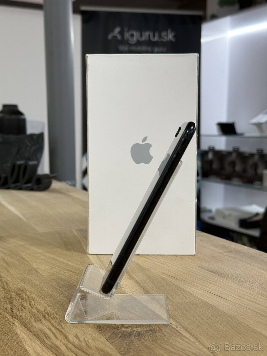 iPhone SE 2022 Black 128GB - 3