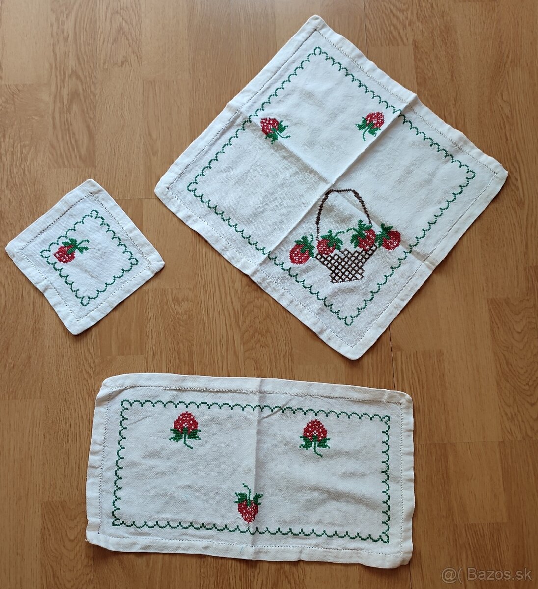 Vyšívaný obrus a dečky - set - 3