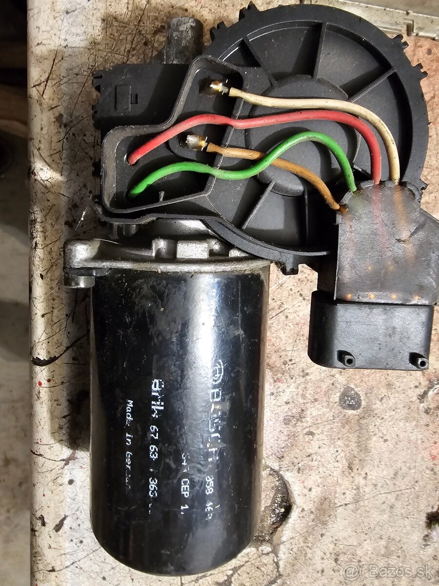 BMW E36 MOTOR PREDNÉHO STIERAČA BOSCH - 3