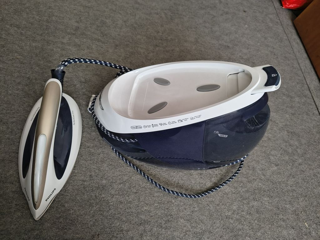 Žehlička s parným generátorom Philips CG 9635 - 3