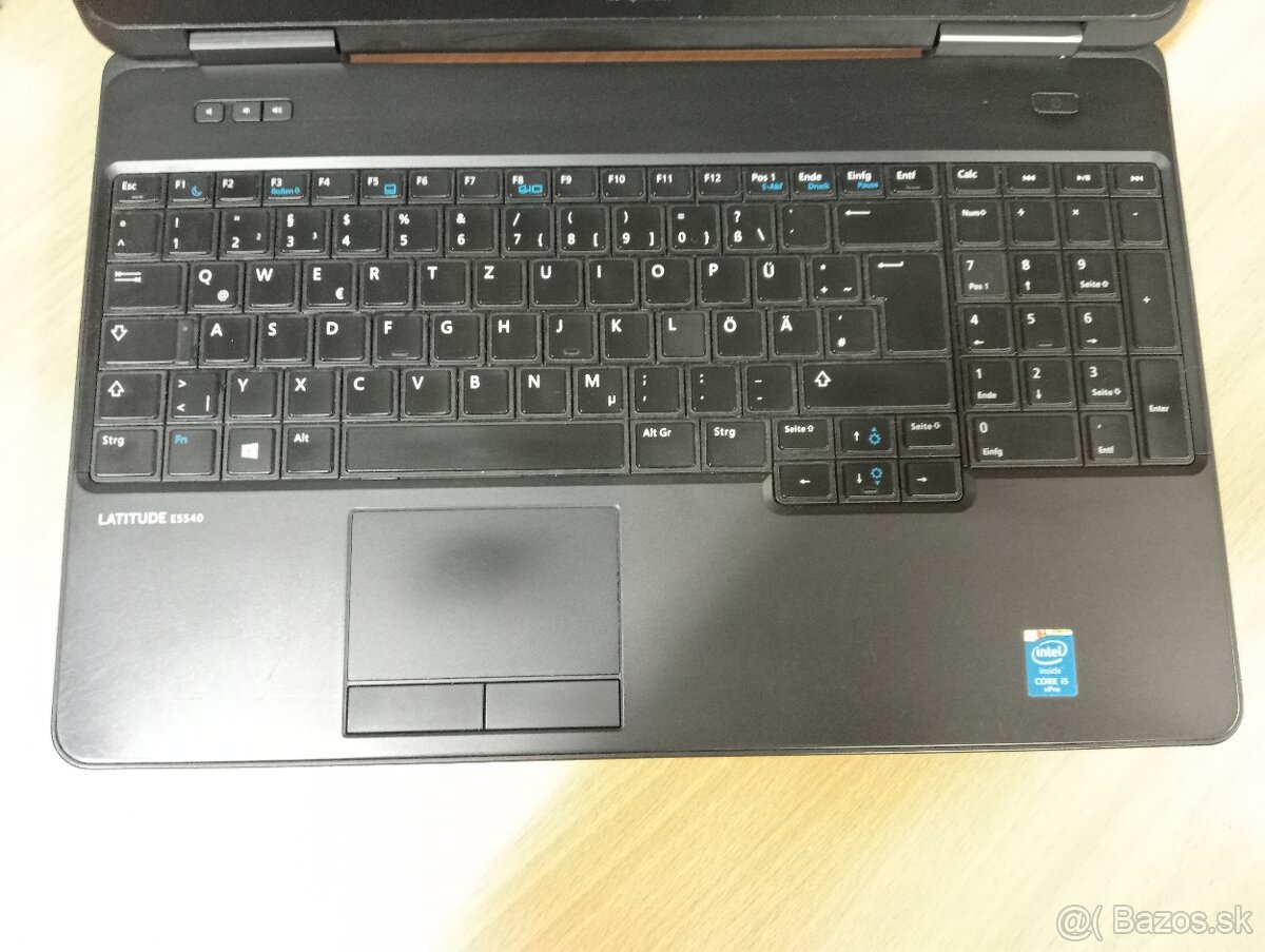 predám nefunkčný notebook Dell Latitude e5540 - 3