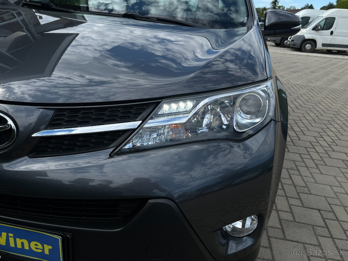 RAV4 2.2D 4X4 -- 134 000 km -- - 3