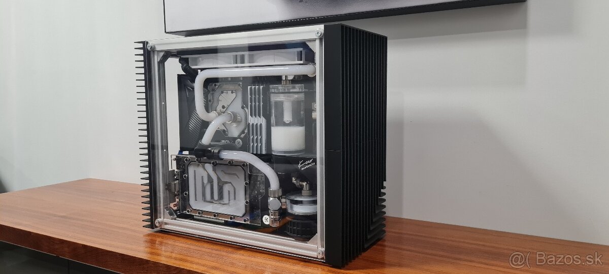 ORIGINÁLNY PC - i5 10600KF,32GBRAM,RTX3070,displej+repro - 3