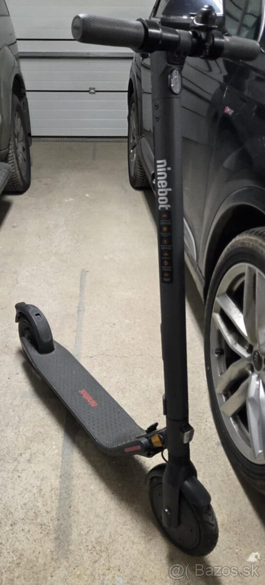 Elektrická kolobežka Segway Ninebot E25E - 3