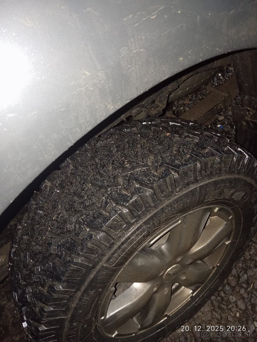 Kolesa Navara D40 - 3