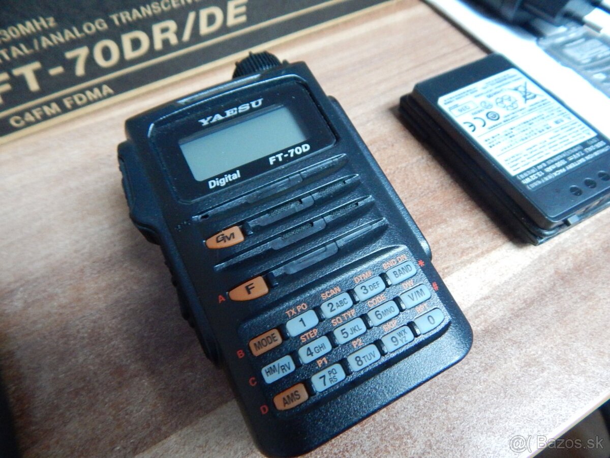 Yaesu FT-70 - 3