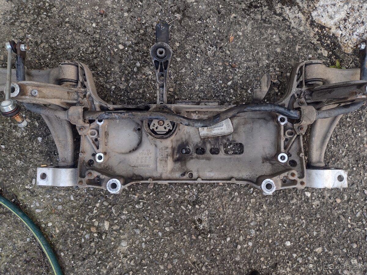 NAPRAVNICA PREDNÁ TIGUAN - 3