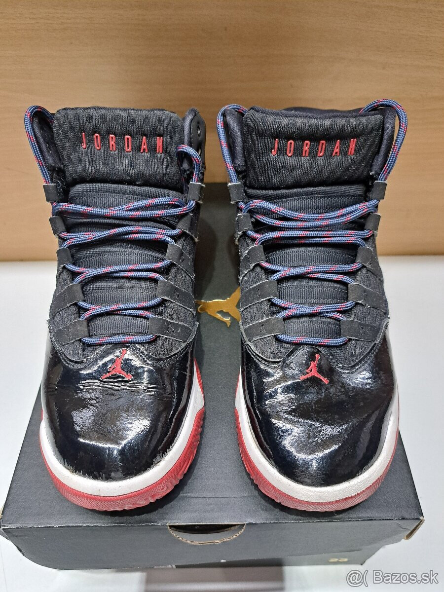 Tenisky Jordan MAX Aura 4 (veľkosť 38 - 5,5) - 3