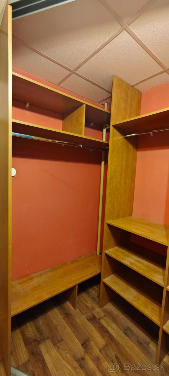 Vstavaná skriňa - 3