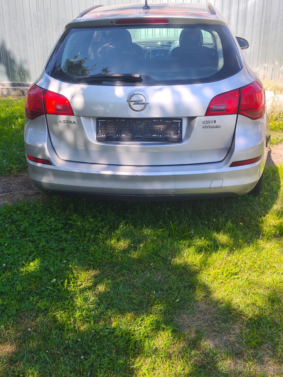 Predam Opel Astra J 1.7 CDTi - 3