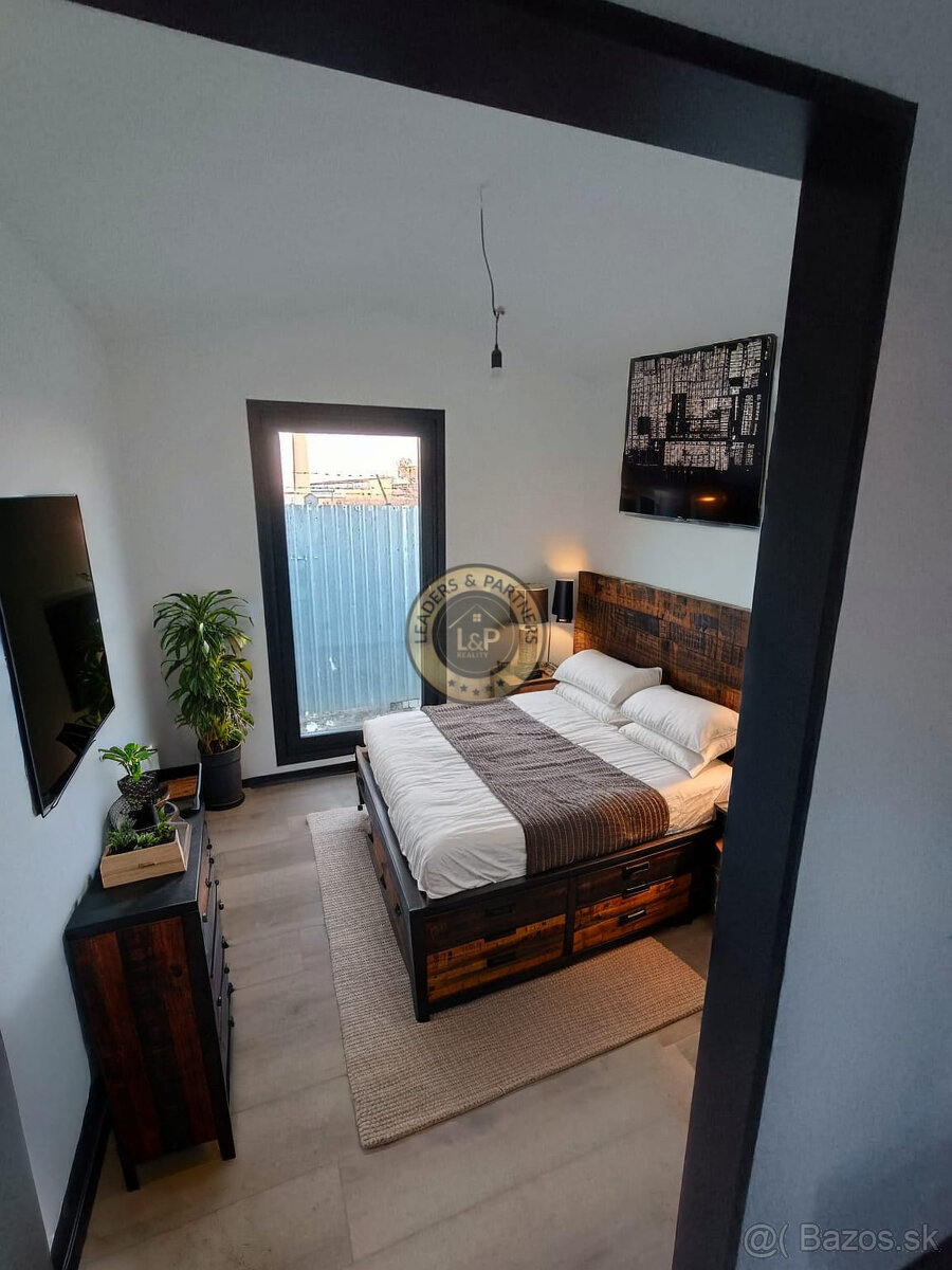 NA PREDAJ - MONTOVANÝ DOM 8x3m - 3