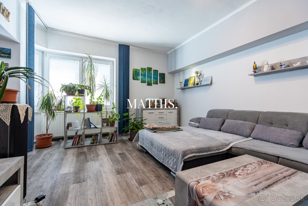 Na predaj priestranný rodinný dom s 3 podlažiami, krásnou zá - 3