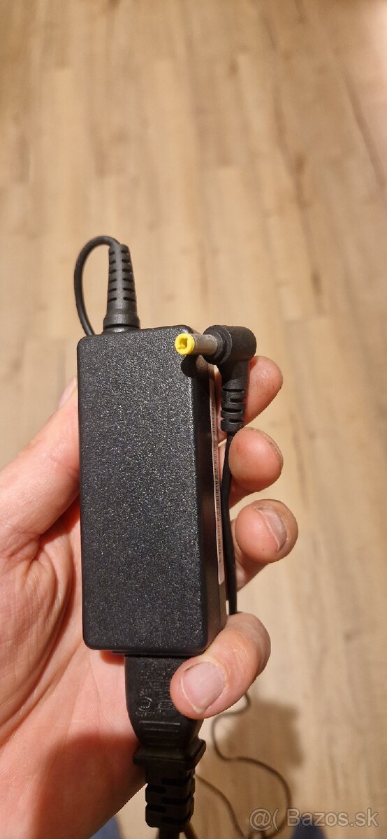 Nabijacka lenovo 20V - 3