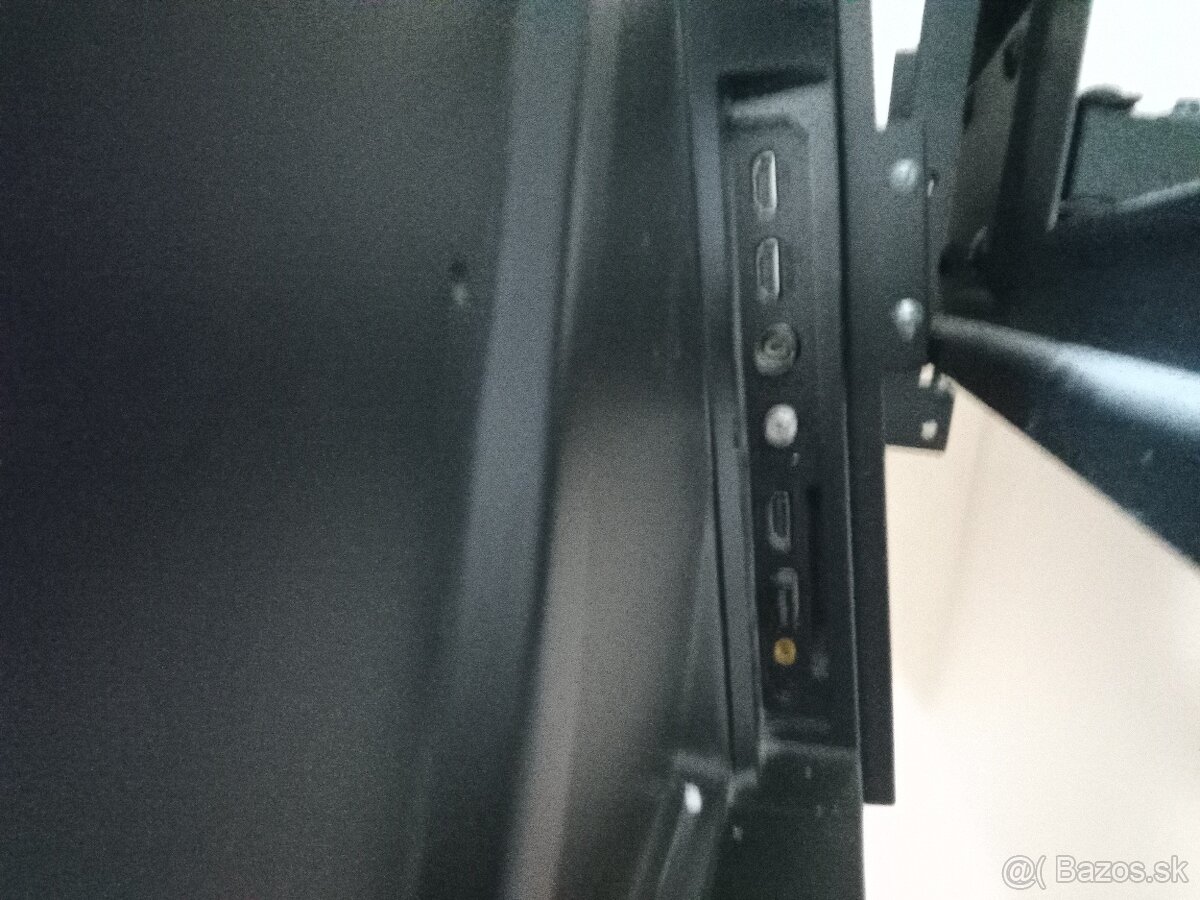 TCL televizor - 3