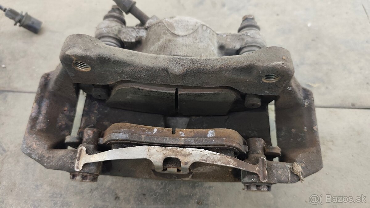 Predne brzdy Audi A4 B8 2.0 tfsi - 3