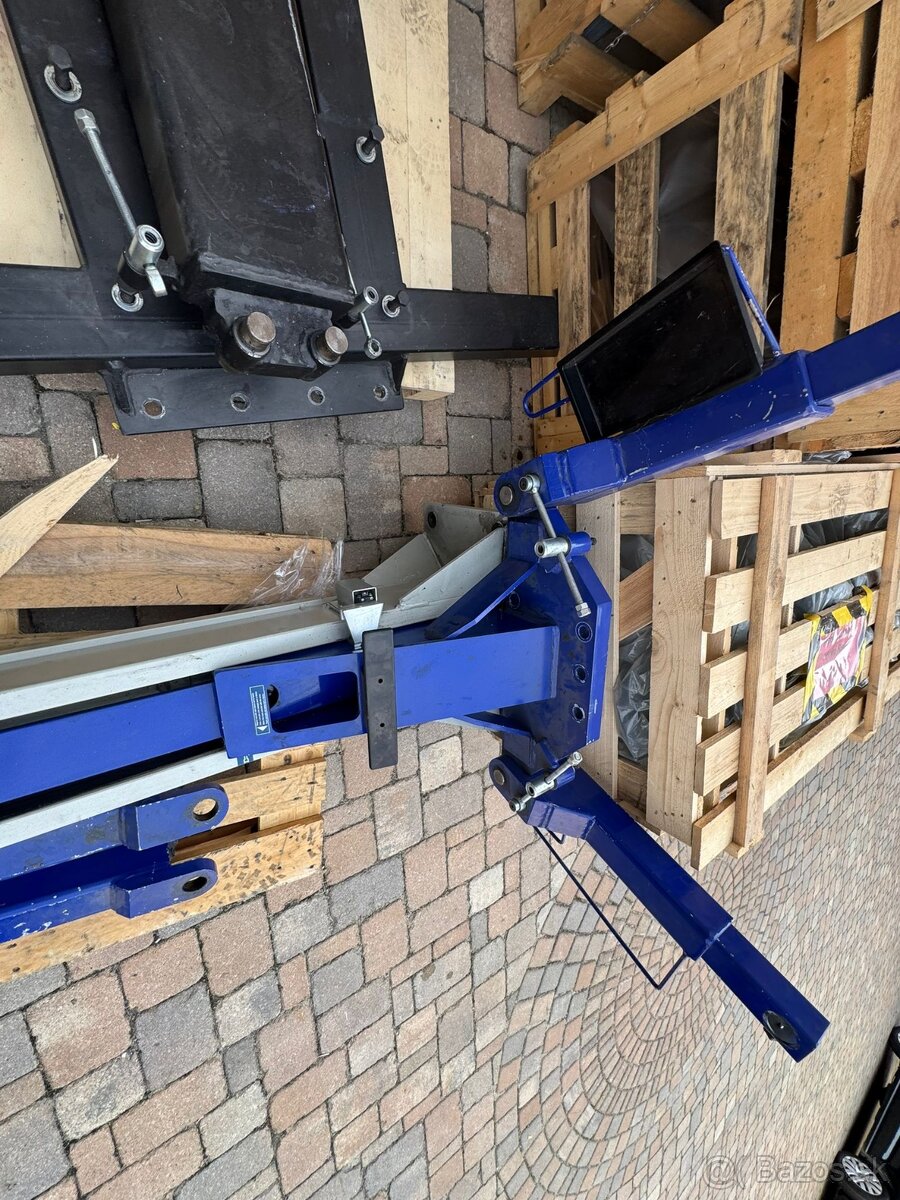 JEDNOSTLPOVY ZDVIHAK ZN.WEBER - 2,5 T. - 3